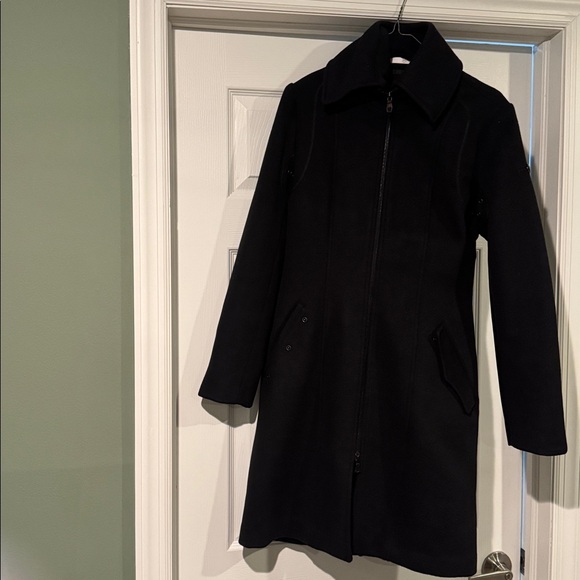 Victorinox Dark Navy Jacket. Like new - Picture 15 of 16
